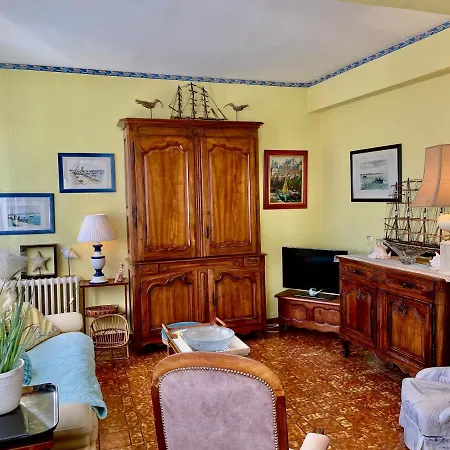 Agreable Maison De Ville Avec Cour Centre 別荘 ロワイヤン