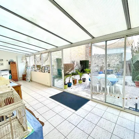 Agreable Maison De Ville Avec Cour Centre 別荘 ロワイヤン